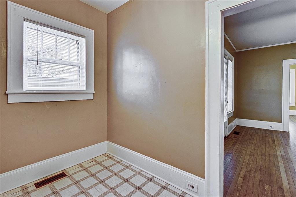 Greensboro, North Carolina 27403, United States, 2 Bedrooms Bedrooms, ,2 BathroomsBathrooms,Residential,Pending,22494