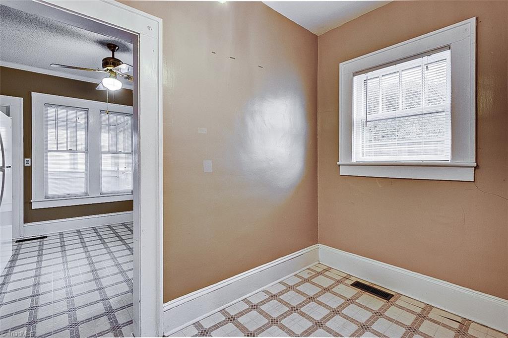 Greensboro, North Carolina 27403, United States, 2 Bedrooms Bedrooms, ,2 BathroomsBathrooms,Residential,Pending,22494