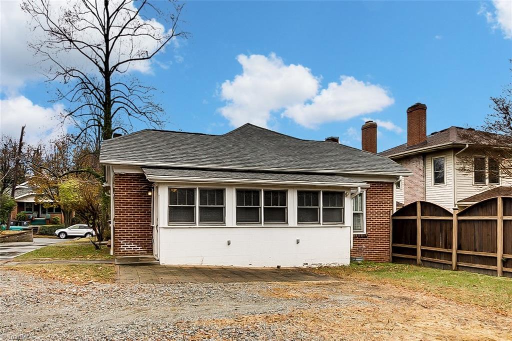 Greensboro, North Carolina 27403, United States, 2 Bedrooms Bedrooms, ,2 BathroomsBathrooms,Residential,Pending,22494