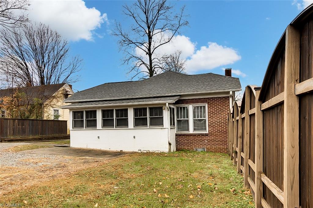 Greensboro, North Carolina 27403, United States, 2 Bedrooms Bedrooms, ,2 BathroomsBathrooms,Residential,Pending,22494