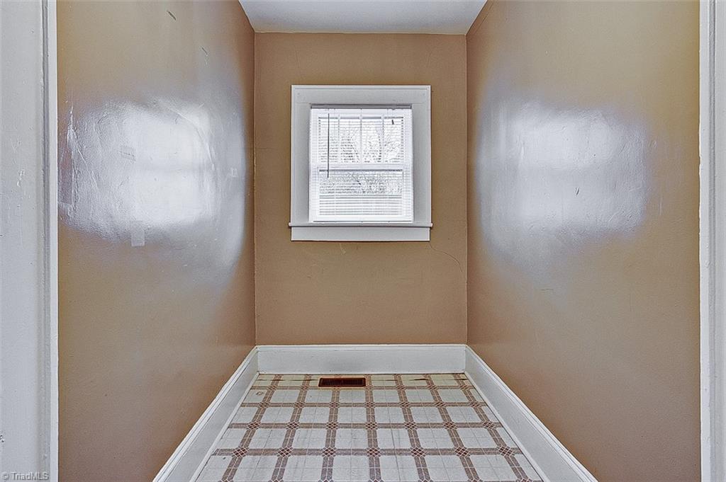 Greensboro, North Carolina 27403, United States, 2 Bedrooms Bedrooms, ,2 BathroomsBathrooms,Residential,Pending,22494