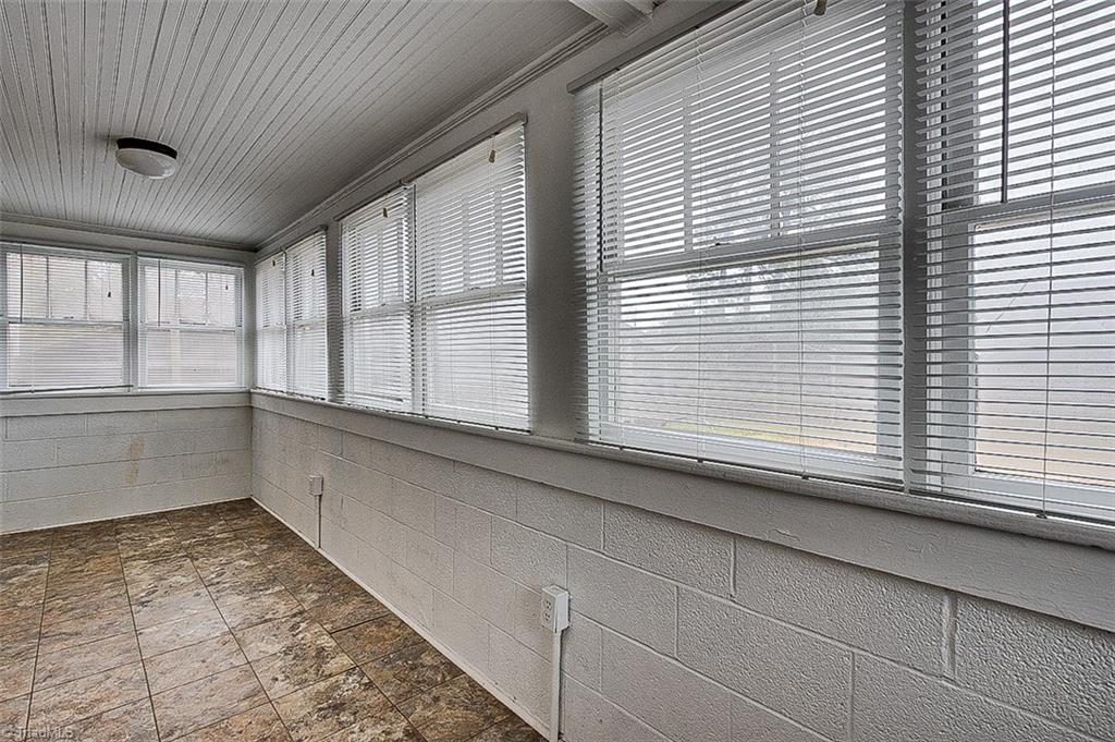 Greensboro, North Carolina 27403, United States, 2 Bedrooms Bedrooms, ,2 BathroomsBathrooms,Residential,Pending,22494