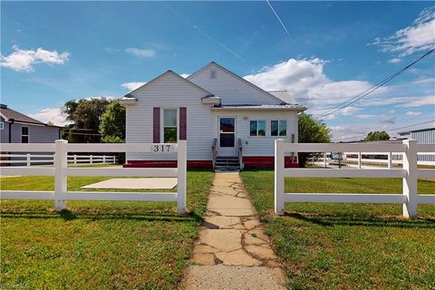 Homes For Sale - 317 W Atkins Street<br/> Dobson, NC 27017