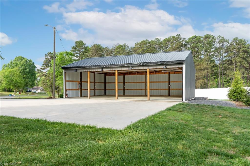 1565 Williams Road