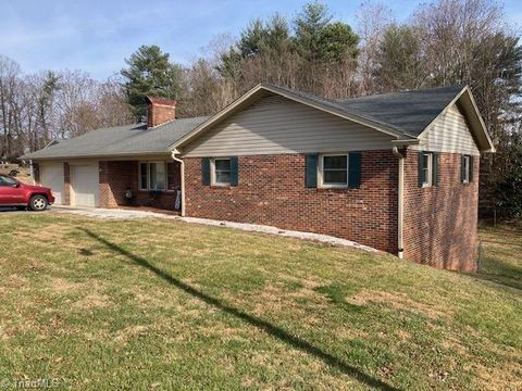286 RAVEN LAUREL Drive Wilkesboro NC 28697