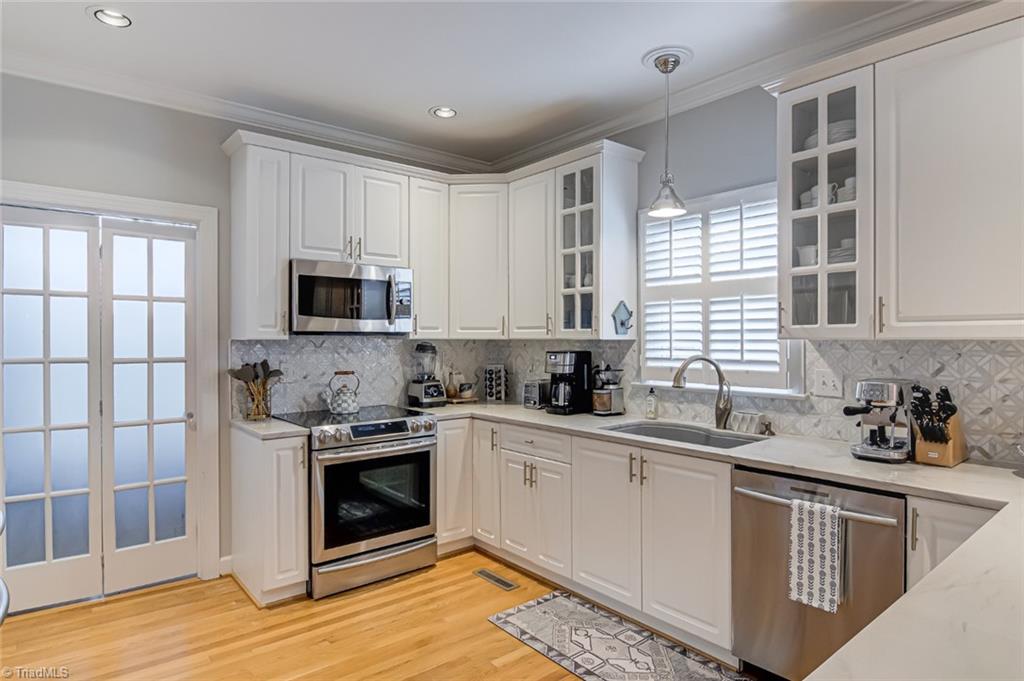 Winston-Salem, North Carolina 27106, United States, 3 Bedrooms Bedrooms, ,4 BathroomsBathrooms,Residential,Pending,13270