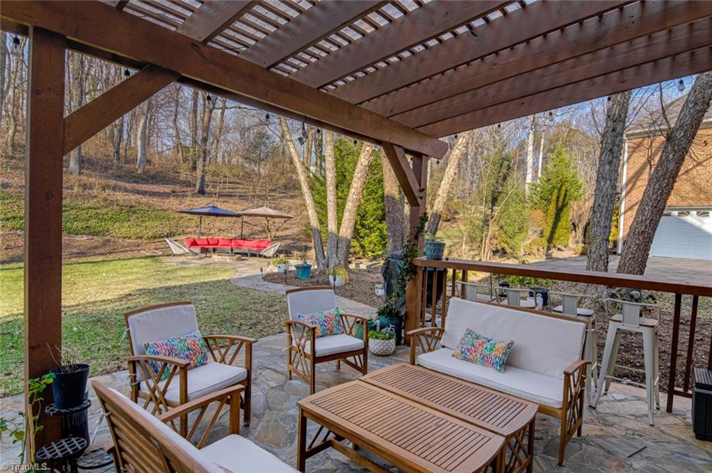 Winston-Salem, North Carolina 27106, United States, 3 Bedrooms Bedrooms, ,4 BathroomsBathrooms,Residential,Pending,13270