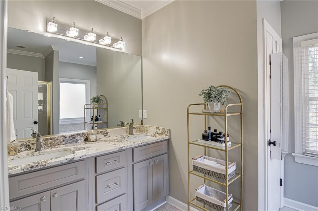 Winston-Salem, North Carolina 27106, United States, 3 Bedrooms Bedrooms, ,4 BathroomsBathrooms,Residential,Pending,13270