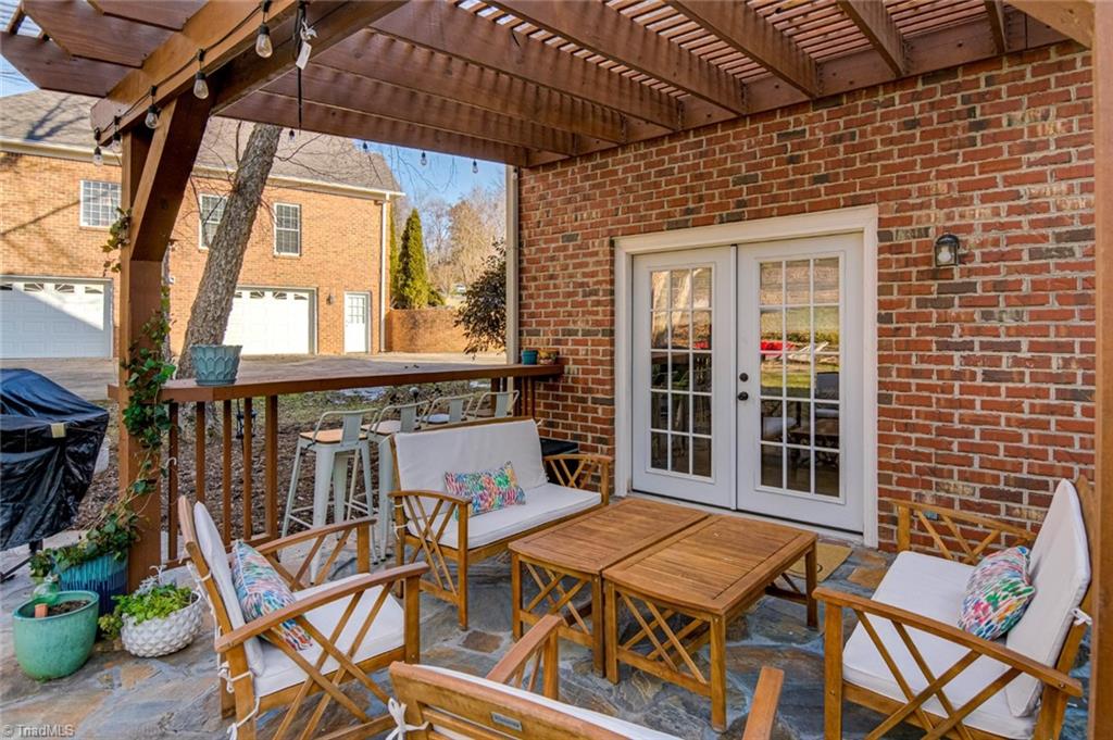 Winston-Salem, North Carolina 27106, United States, 3 Bedrooms Bedrooms, ,4 BathroomsBathrooms,Residential,Pending,13270