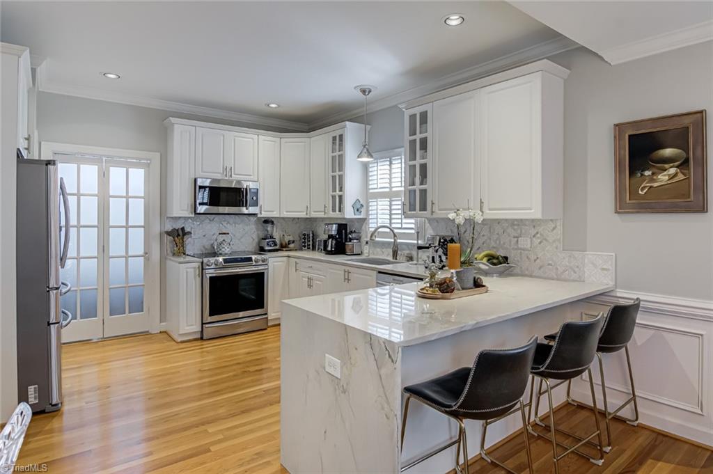 Winston-Salem, North Carolina 27106, United States, 3 Bedrooms Bedrooms, ,4 BathroomsBathrooms,Residential,Pending,13270