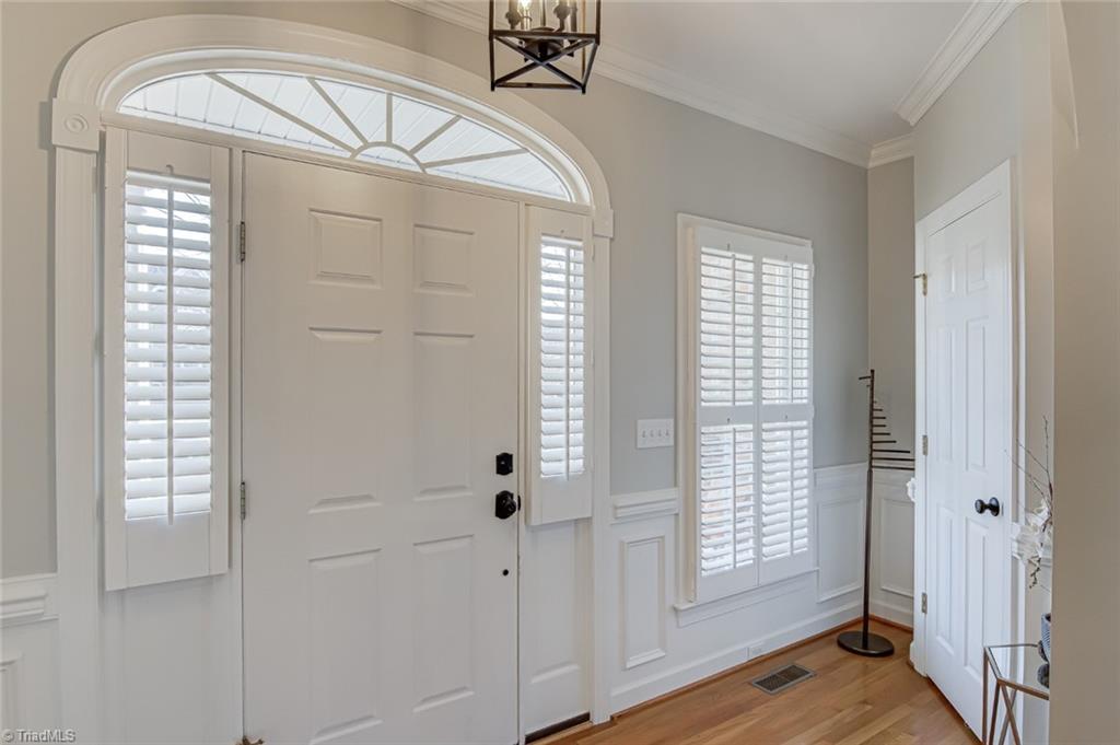 Winston-Salem, North Carolina 27106, United States, 3 Bedrooms Bedrooms, ,4 BathroomsBathrooms,Residential,Pending,13270