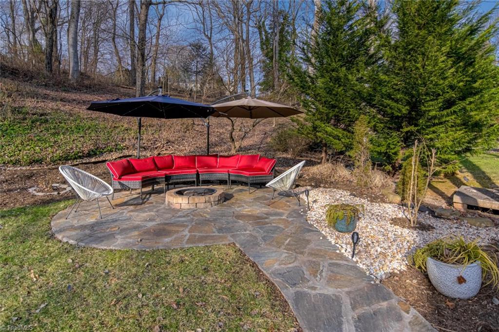 Winston-Salem, North Carolina 27106, United States, 3 Bedrooms Bedrooms, ,4 BathroomsBathrooms,Residential,Pending,13270