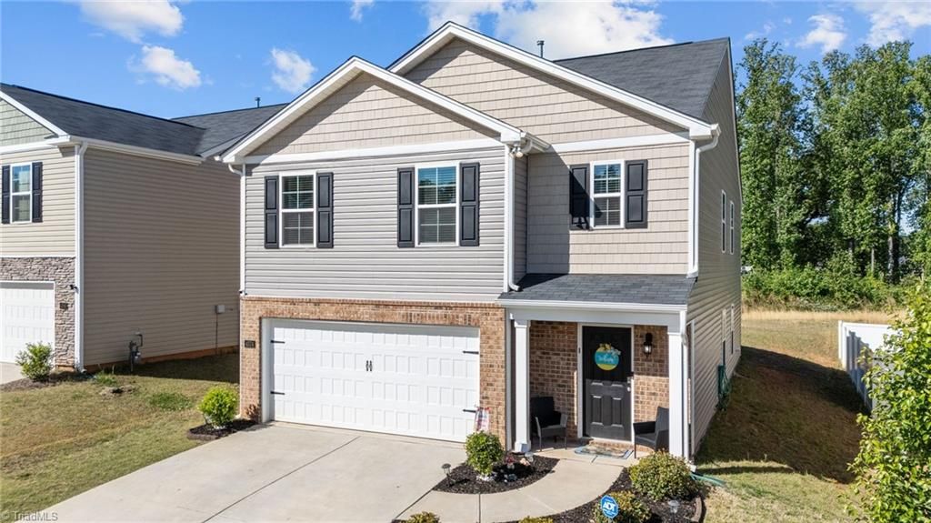 Photo of 4574 Heatherly Road, Winston-Salem, NC 27105 (MLS # 1217966)