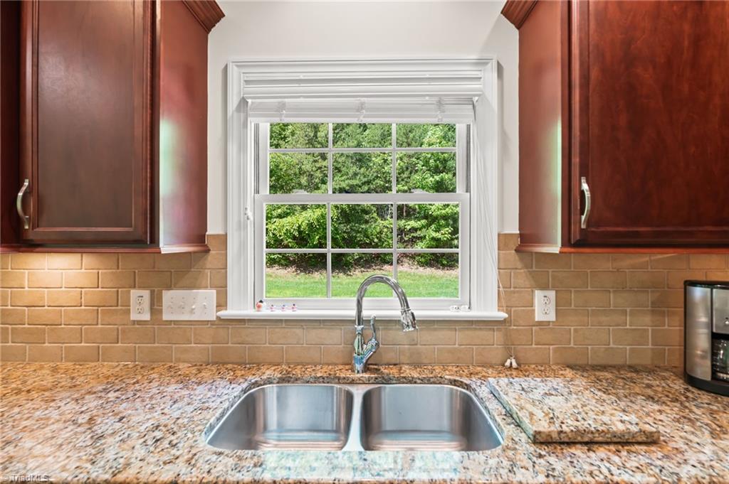 2000 Southern Gates Court, Greensboro, North Carolina image 12