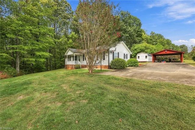 1077 Brown Farm Road, photo 3 of 48