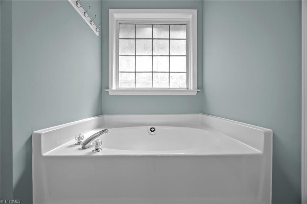 7812 Wilson Farm Road, Summerfield, North Carolina image 39
