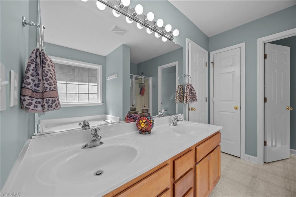 7812 Wilson Farm Road, Summerfield, North Carolina image 38