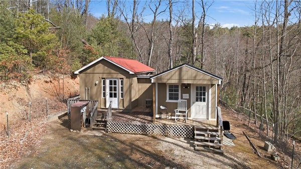 840 SUMMIT RIDGE RD, PURLEAR, NC 28665 - Image e213a78de2ea406ee0befdc0464c2f13/723782304