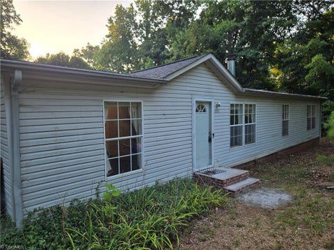 Mobile Home For Sale - 1966 South Lake Drive<br/> Randolph County, Asheboro, NC 27205