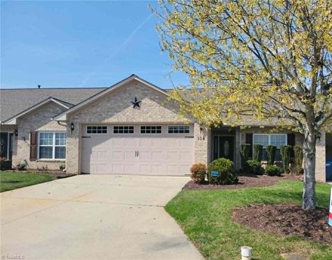 Townhouse For Sale - 104 Kirkman Court<br/> Randolph County, Archdale, NC 27263