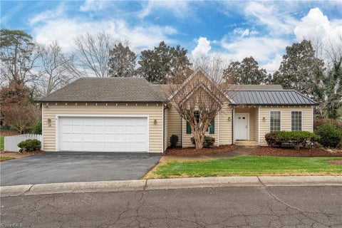 Homes For Sale - 119 Linden Place<br/> Bermuda Run, NC 27006