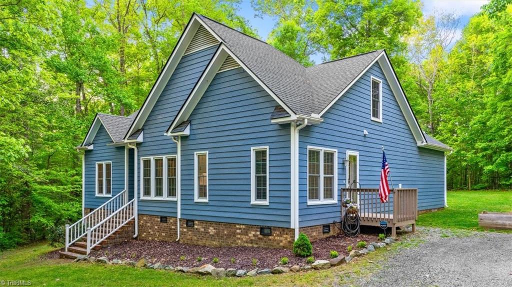 7006 Laurel Point Drive, Gibsonville, North Carolina image 2