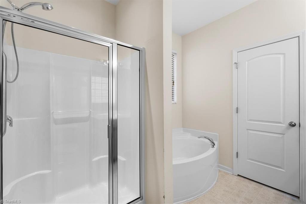 3835 Raintree Drive, Greensboro, North Carolina image 19