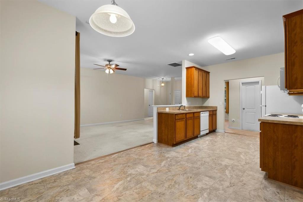 3835 Raintree Drive, Greensboro, North Carolina image 13