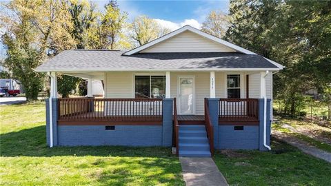 Homes For Sale - 3259 Willoughby Drive<br/> Forsyth County, Walkertown, NC 27051