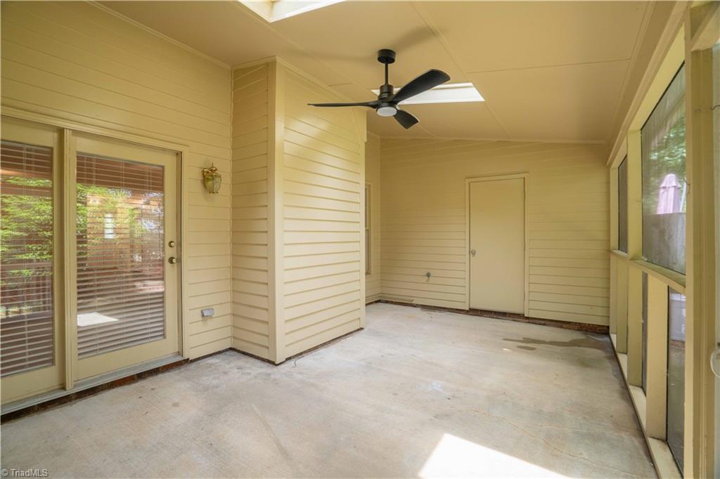 1119 Summer Place, Greensboro, North Carolina image 32