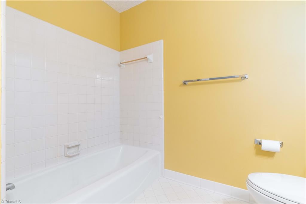 1119 Summer Place, Greensboro, North Carolina image 24