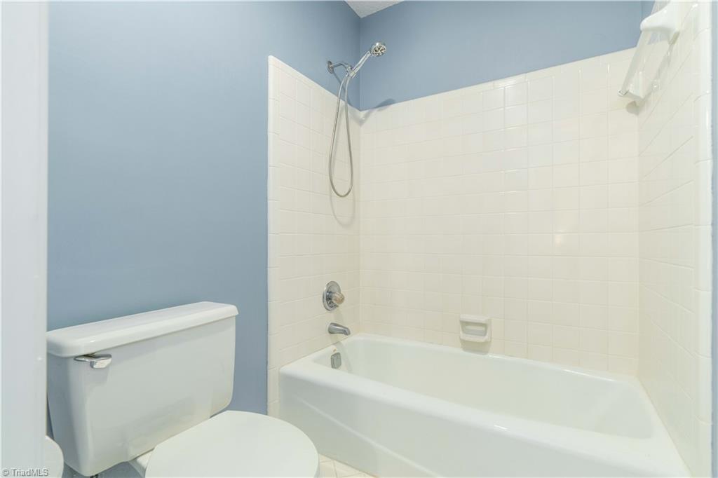 1119 Summer Place, Greensboro, North Carolina image 30