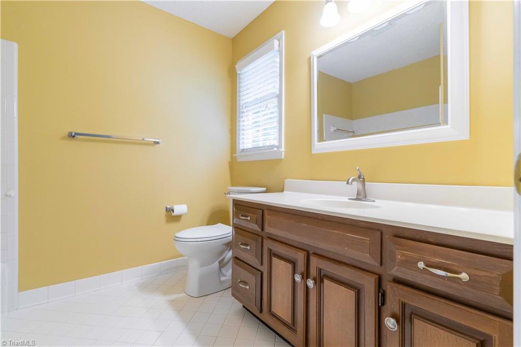 1119 Summer Place, Greensboro, North Carolina image 22