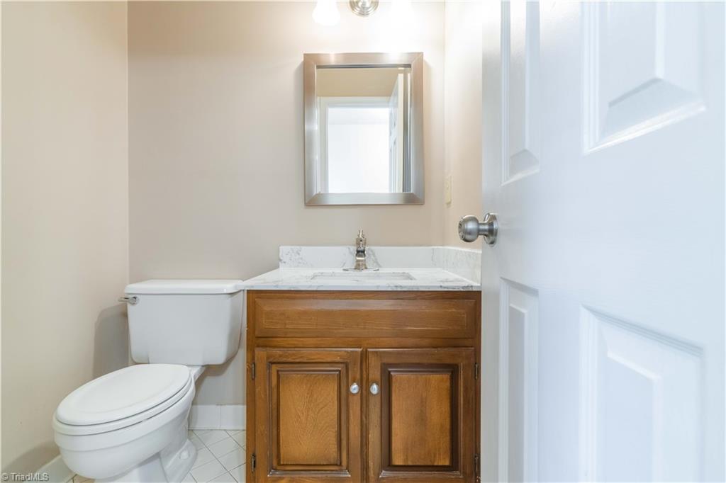 1119 Summer Place, Greensboro, North Carolina image 11