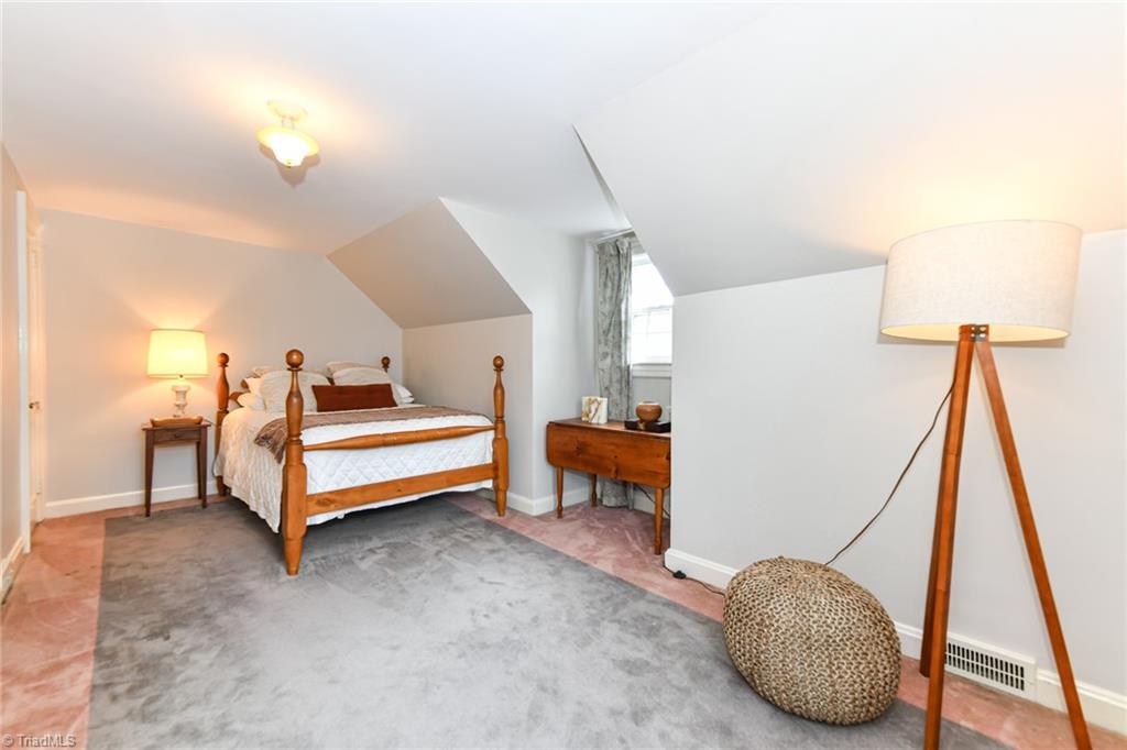 Greensboro, North Carolina 27403, United States, 3 Bedrooms Bedrooms, ,2 BathroomsBathrooms,Residential,Pending,204776