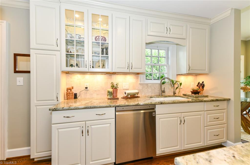 Greensboro, North Carolina 27403, United States, 3 Bedrooms Bedrooms, ,2 BathroomsBathrooms,Residential,Pending,204776