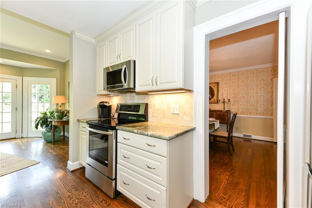 Greensboro, North Carolina 27403, United States, 3 Bedrooms Bedrooms, ,2 BathroomsBathrooms,Residential,Pending,204776