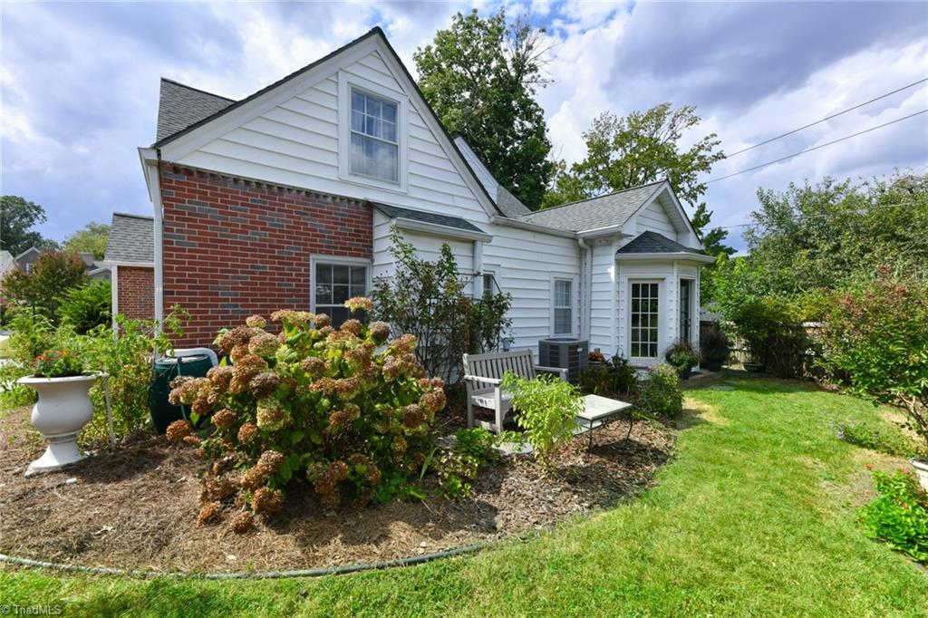 Greensboro, North Carolina 27403, United States, 3 Bedrooms Bedrooms, ,2 BathroomsBathrooms,Residential,Pending,204776