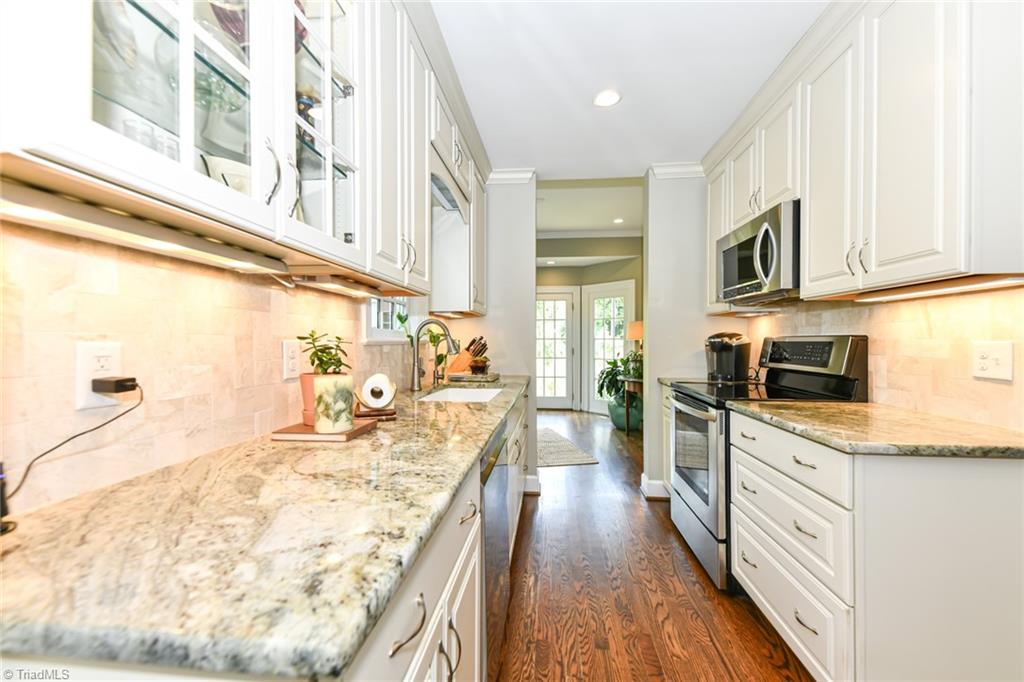 Greensboro, North Carolina 27403, United States, 3 Bedrooms Bedrooms, ,2 BathroomsBathrooms,Residential,Pending,204776