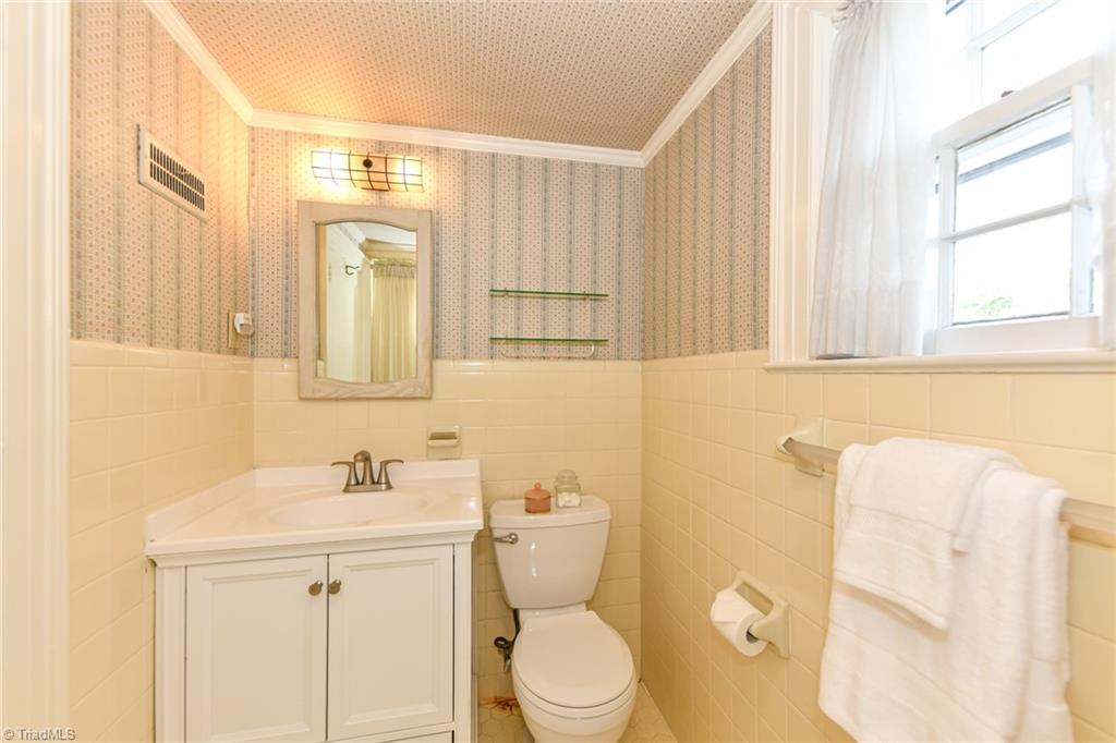 Greensboro, North Carolina 27403, United States, 3 Bedrooms Bedrooms, ,2 BathroomsBathrooms,Residential,Pending,204776