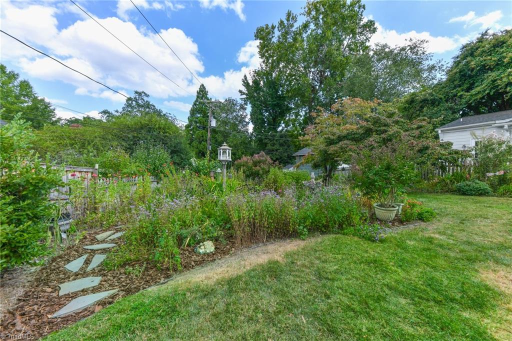 Greensboro, North Carolina 27403, United States, 3 Bedrooms Bedrooms, ,2 BathroomsBathrooms,Residential,Pending,204776