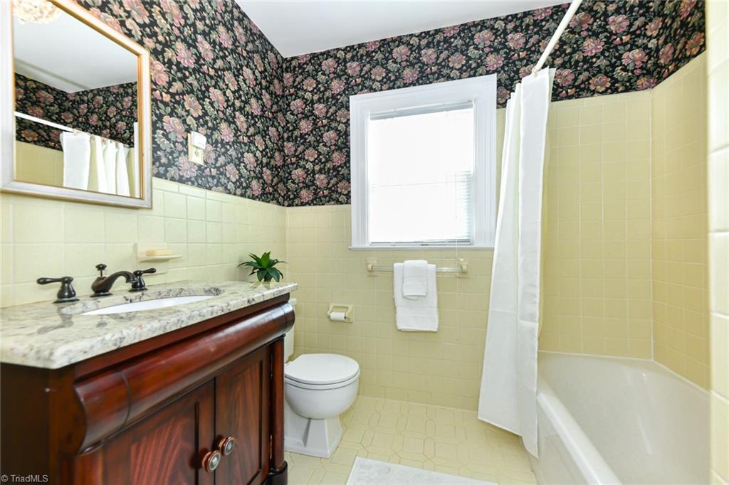 Greensboro, North Carolina 27403, United States, 3 Bedrooms Bedrooms, ,2 BathroomsBathrooms,Residential,Pending,204776