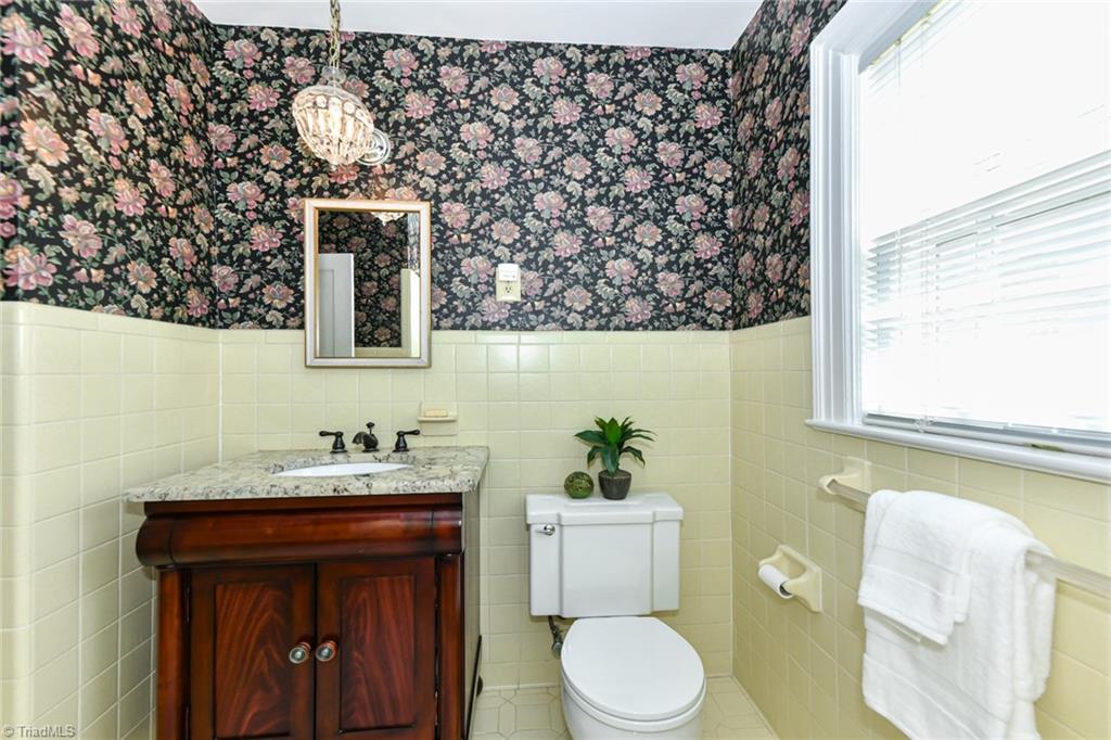 Greensboro, North Carolina 27403, United States, 3 Bedrooms Bedrooms, ,2 BathroomsBathrooms,Residential,Pending,204776