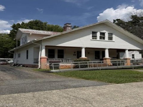 Homes For Sale - 648 Lindsey Street<br/> Reidsville, NC 27320