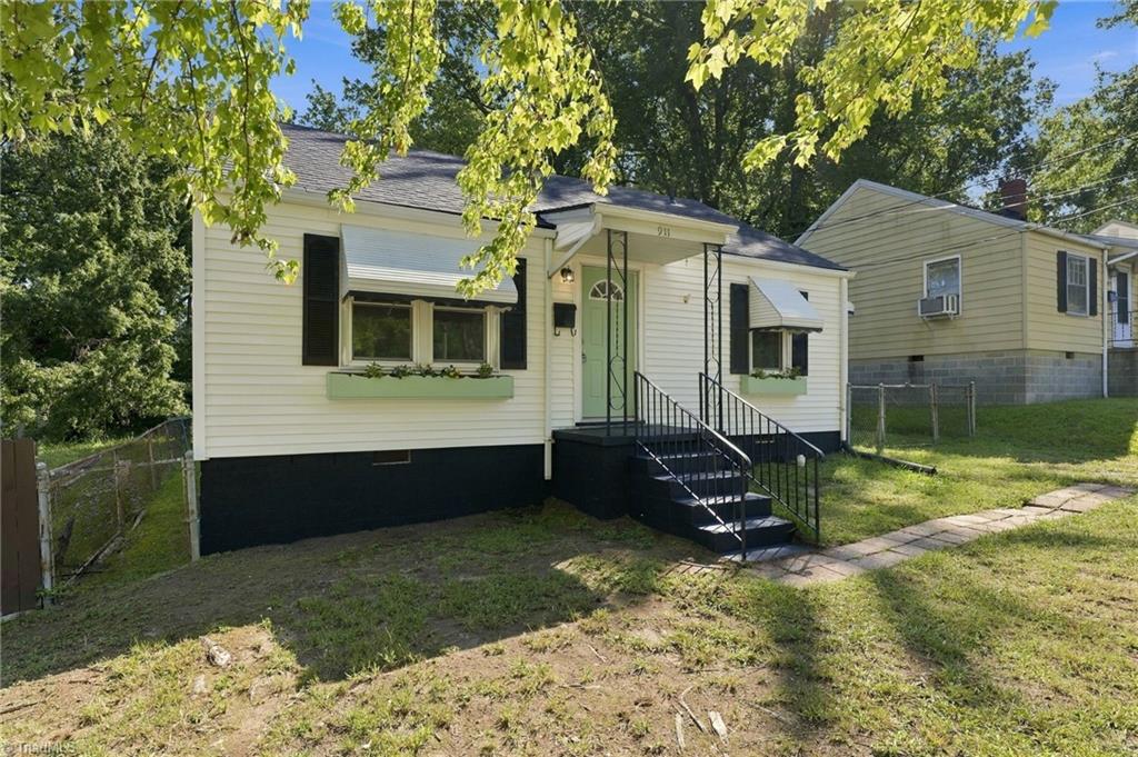 Photo of 911 Portland Street, Greensboro, NC 27401 (MLS # 1237708)