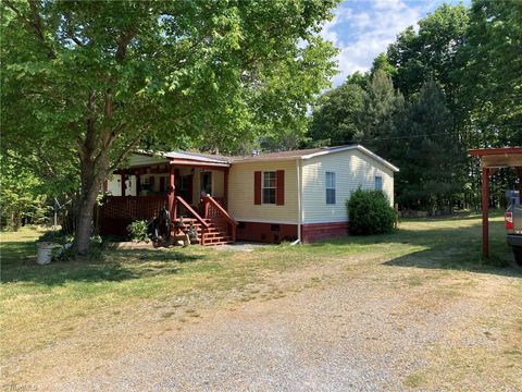 Mobile Home For Sale - 2451 Mountain View Road<br/> Asheboro, NC 27205
