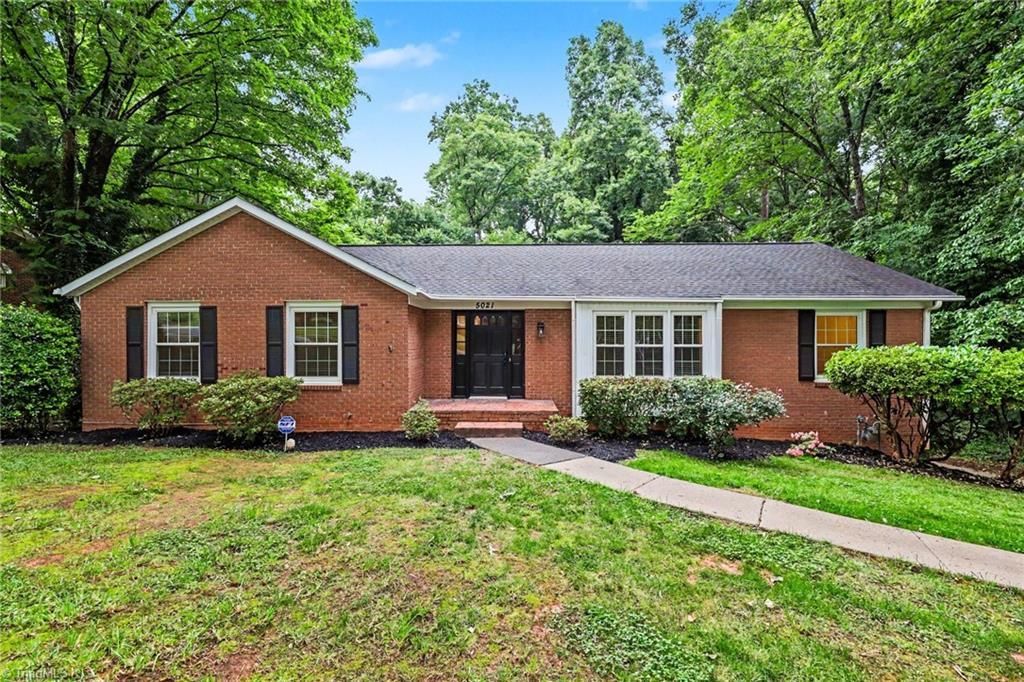 Photo of 5021 Eastwin Drive, Winston-Salem, NC 27104 (MLS # 1222174)