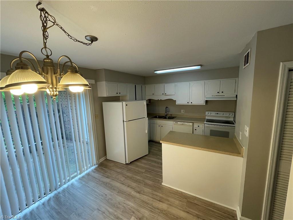 Photo 5 of 13 of 203 Northpoint Avenue D condo