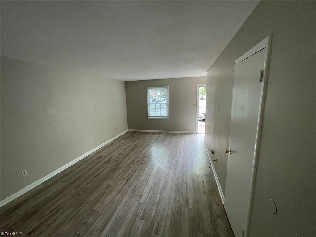 Photo 4 of 13 of 203 Northpoint Avenue D condo