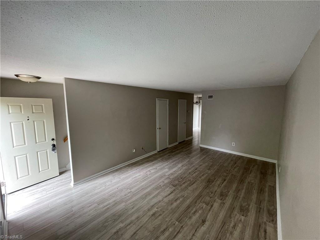 Photo 3 of 13 of 203 Northpoint Avenue D condo